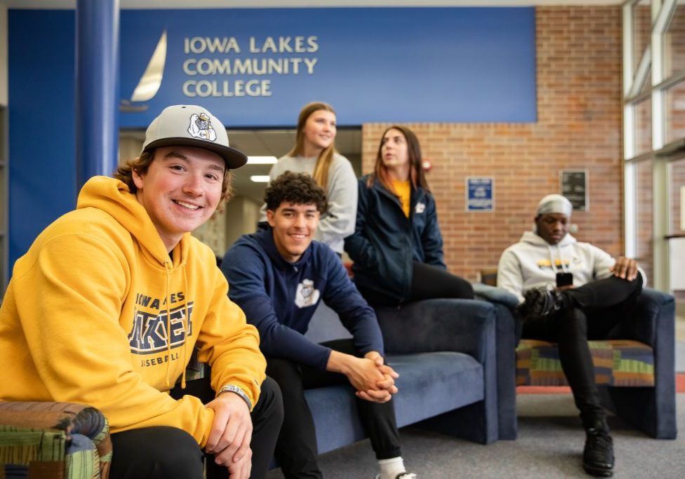 Students on Iowa Lakes Campus