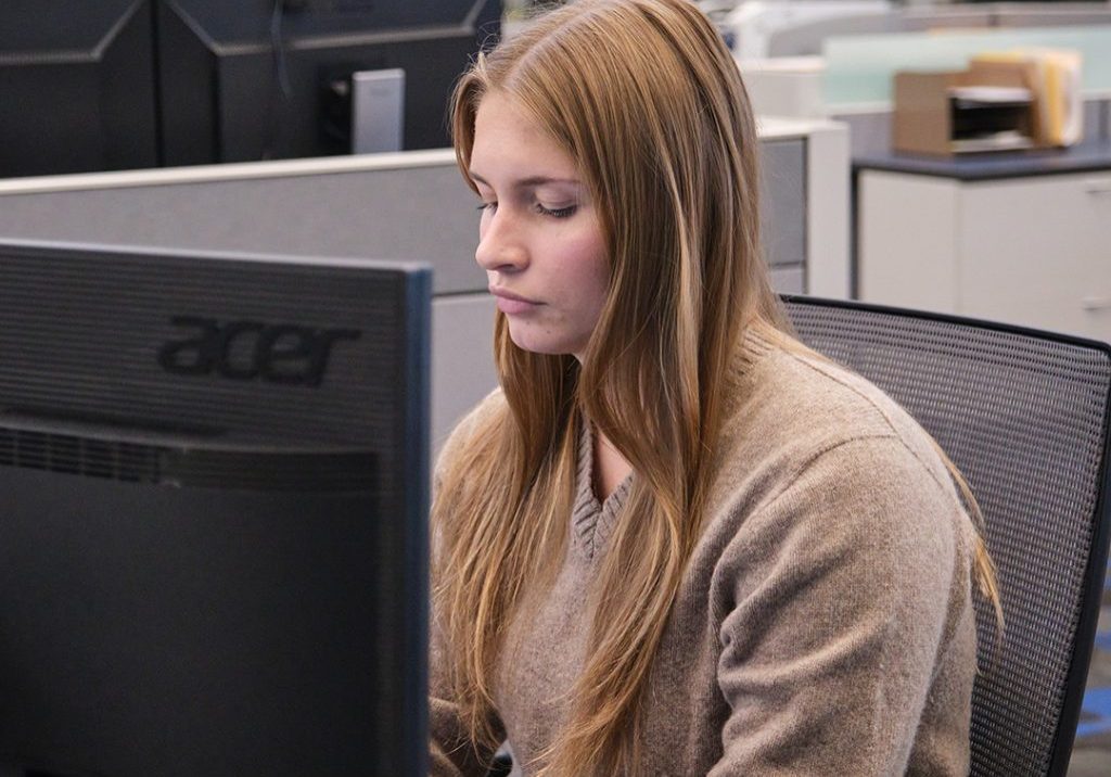Iowa Lakes Student at Computer